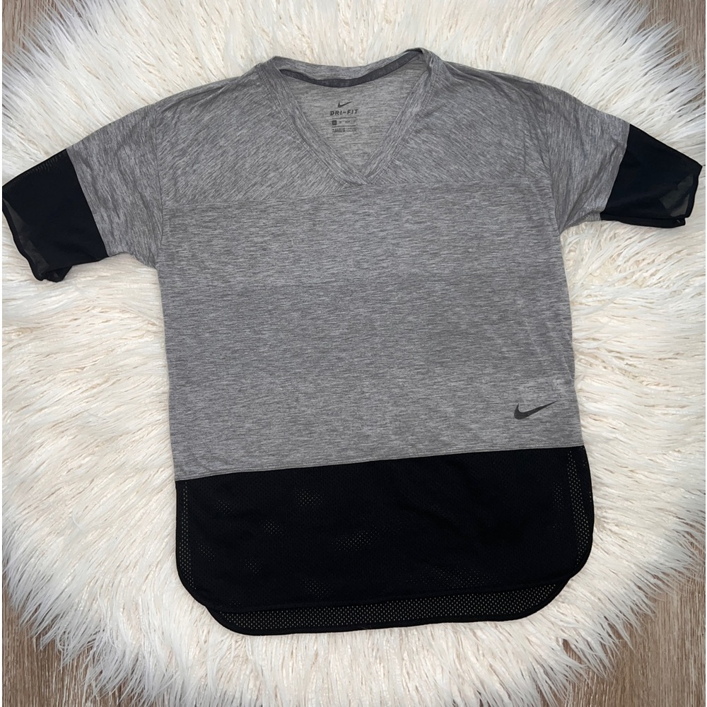 Nike top